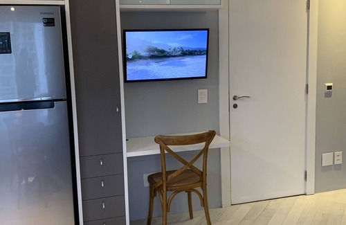 Paraiso Apartment | Newly renovated flat in great location with free underground parking.