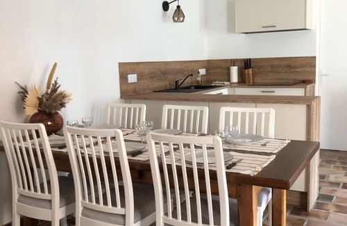 Cornillon-Confoux Apartment | Newly renovated 5 person gite with large shared swimming pool, large garden in Provence