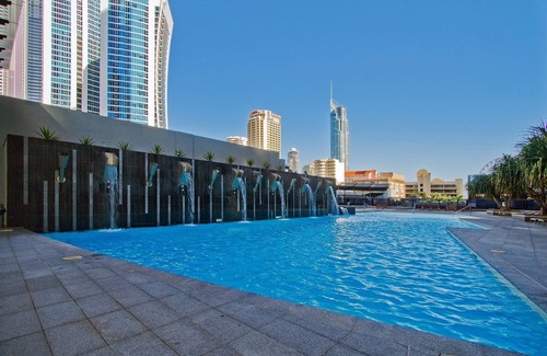 Surfers Paradise Apartment | 🤩 Newly Renovated Ocean View Apartment in the Heart of Surfers Paradise 🤩