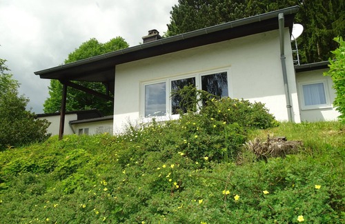 Hamm House | Newly renovated cottage with great amenities between forest and lake.