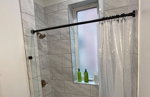 Near East Columbus Condo | Newly Renovated 1 Bedroom Century Home Condo (1500sf)