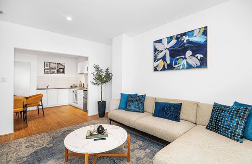 Perth Central Business District Apartment | Newly Renovated 1bdr in the CBD