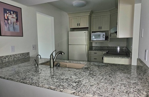 Salem Condo | Newly Renovated 2 Bed/2 Bath Keowee Key Twnhse - Lake access & Resort Amenities