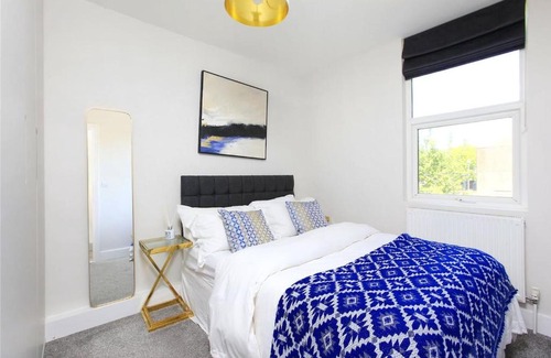 Latchmere Apartment | Newly Renovated 2 Bed Clapham Junction