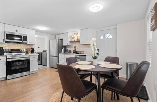 Tariffville Apartment | Newly Renovated 2 Bedroom in Heart of Tariffville