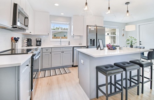 Seminole House | Newly Renovated 3/2 - Close to Beaches & Attractions