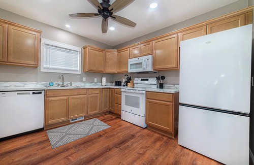 Ashland House | Newly renovated 3-bedroom house in Ashland with WiFi and AC