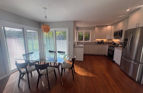 Napili House | Newly Renovated 3 BR, 3.5 Bath Oceanfront Estate with Pool, Spa, A/C and Turtles