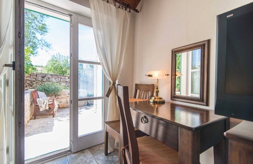 Mirce Villa | Newly renovated 3-BR Dalmatian stone Villa with Pool for 6-8 Guests