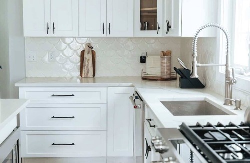 Fifth Ward House | Newly Renovated 3BR/2BA | Walk to Beach & Thames