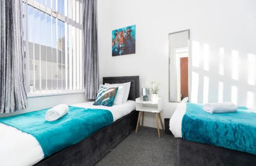 Sunderland House | Newly Renovated 3br House Near Hospital & Uni