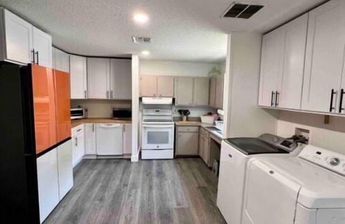 Colington House | Newly Renovated 6 Miles to Beach King Beds & No Cleaning Fee!