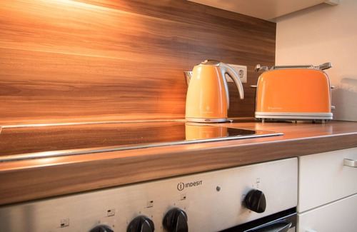 Weißgerber Apartment | newly renovated Apartment-3 min Walking distance to Historical City Center