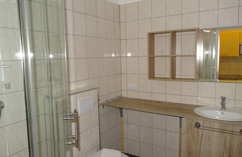 Penzing Apartment | Newly renovated apartment near Schönbrunn / Zoo and U4