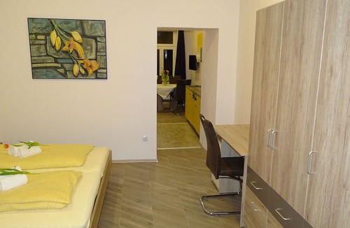 Penzing Apartment | Newly renovated apartment near Schönbrunn / Zoo and U4