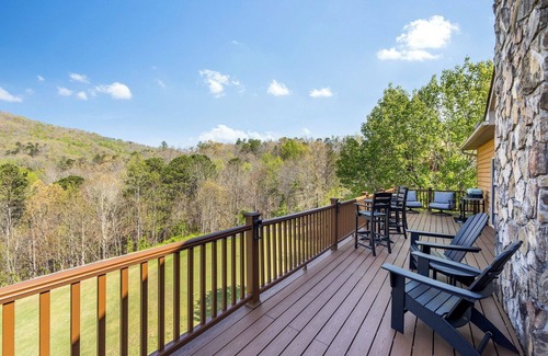 Whittier Condo | Newly Renovated Condo in Gated Golf Community