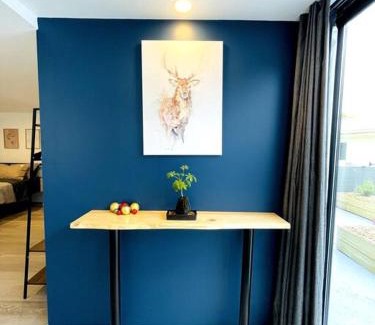 Mornington Apartment | Newly Renovated Contemporary Private Studio near Hobart CBD and Airport