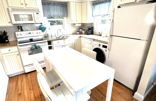 Easton's Point Cottage | Newly Renovated Easton Point Cottage, Short Walk To First And Second Beach