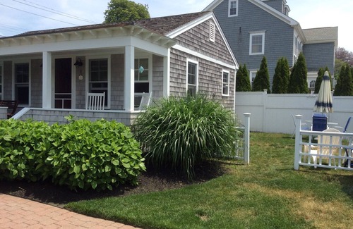 Easton's Point Cottage | Newly Renovated Easton Point Cottage, Short Walk To First And Second Beach