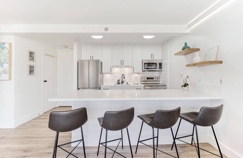 Waikiki Condo | Newly renovated, Free Parking, One block to Waikiki Beach