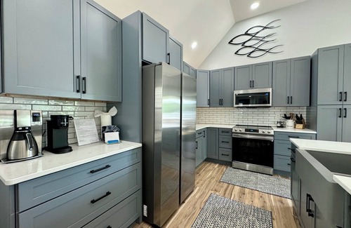 Dublin House | Newly renovated & furnished 3 bdrm, 2 bath lake home, dock, spectacular view