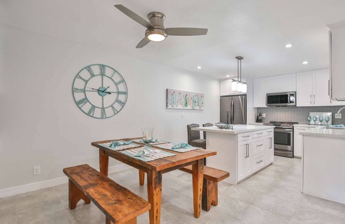 Palm Desert Condo | Newly Renovated Gem | Luxury Condo near El Paseo Shops & Dining | Pool & Spa | Tennis Courts