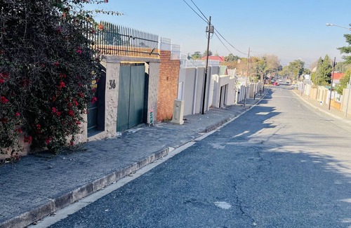 Greater Johannesburg Metropolitan Area House | Newly Renovated House Close To The Heart Of CBD