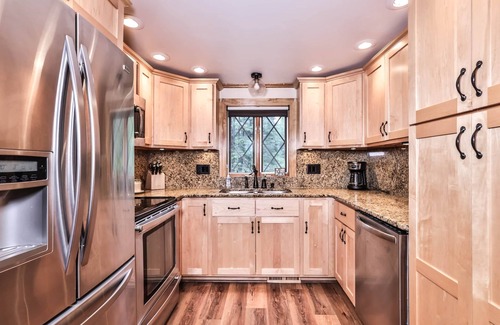 Minocqua Cabin | Newly Renovated Home and Cottage on Squirrel Lake!