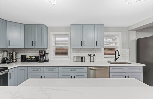 Ledyard House | Newly Renovated Home Near Casino Contact Host to Book