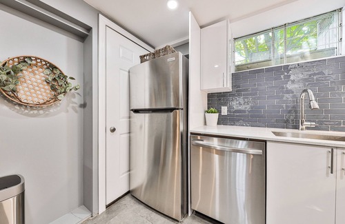Hamilton Apartment | Newly renovated, homely 2 bedroom suite