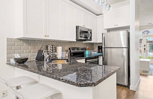 Canmore Condo | Newly Renovated! Marvellous Poolside Chalet - Pool & Hot Tub - Pet Friendly