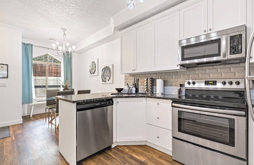 Canmore Condo | Newly Renovated! Marvellous Poolside Chalet - Pool & Hot Tub - Pet Friendly