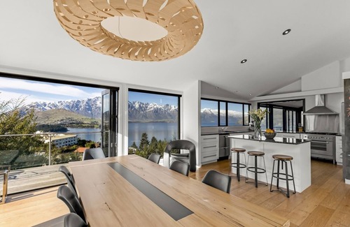 Fernhill House | NEWLY RENOVATED Matakauri House