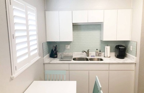Solana Apartment | Newly Renovated - Modern Apartment - 1 of 4