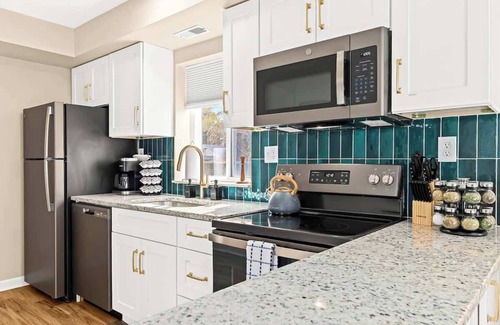 Roseville Apartment | Newly Renovated Near Downtown, Roseville