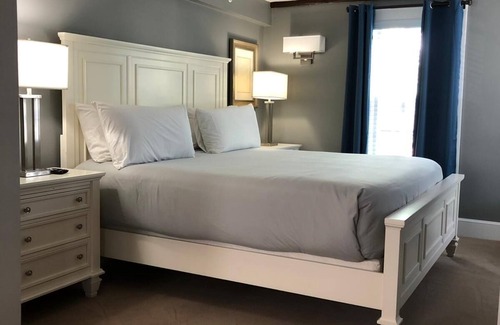 Top of the Hill Apartment | Newly renovated one bedroom unit. Walk to center of town.