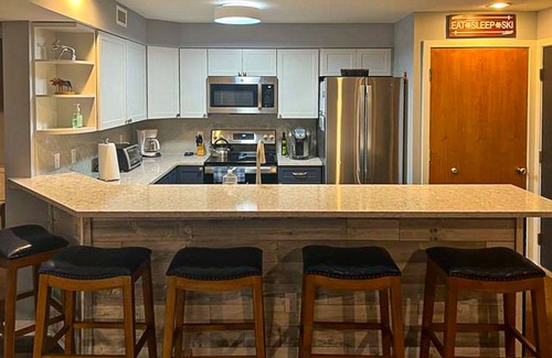 Ludlow Condo | Newly renovated ski-in/out slope side condo