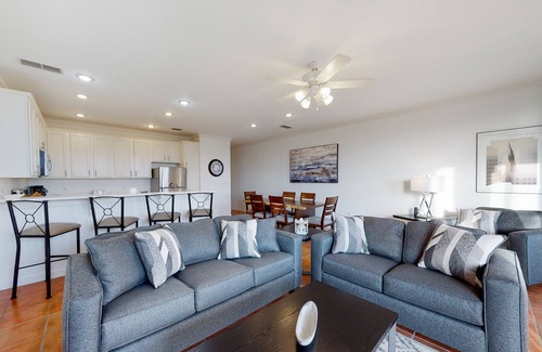 Dauphin Island Condo | Newly renovated waterfront condo with pool, WiFi, W/D, & central AC