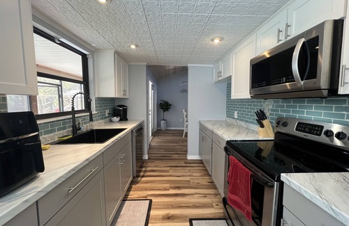 Weeki Wachee Gardens House | *Newly Renovated!* Weeki Wachee Main River w/Kayaks