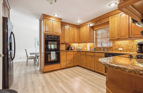 Echo Lake House | Newly UPDATED! 3 BDRM Sleeps 10! Heated Pool, 10min to DT WPB, 15min to Beaches