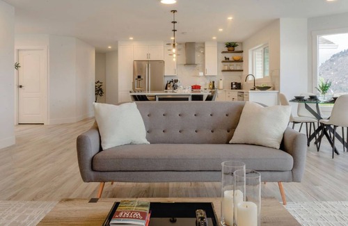 Shannon Lake House | Newly Updated 3BR 3Bath Lakeview Vista, BBQ and New Appliances - King Bed