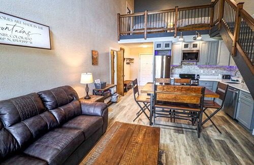 Granby Condo | Newly Updated Condo in Granby! Sleeps 8 - Private bedroom & Loft!
