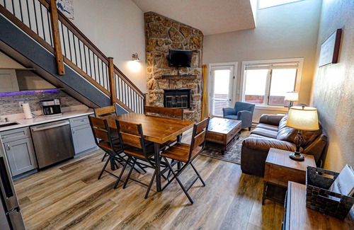 Granby Condo | Newly Updated Condo in Granby! Sleeps 8 - Private bedroom & Loft!