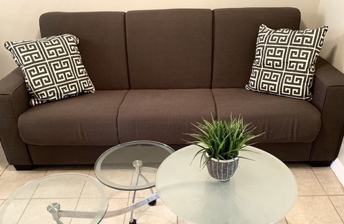 Southgate Cottage | Newly updated cottage close to Downtown and beach