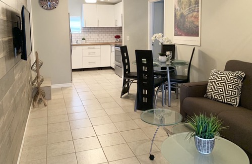Southgate Cottage | Newly updated cottage close to Downtown and beach