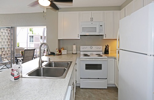 Kailua-Kona Condo | 🌴Newly updated ocean view condo located close to the ocean🌴