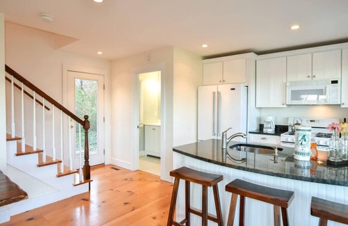 Orleans House | Newly updated spacious steps to water!