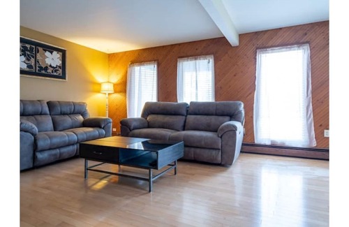 University Park House | Newly updated surrounded by nature