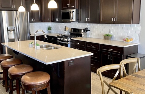 Hurricane House | NEW🌟Spacious, Zion Village 7BD/6BA, Sleeps 32, Pool, Lazy River, View