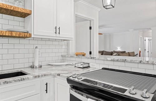 Anderson House | nExperience Serenity on Broadway Lake in this beautiful 3 bedroom home